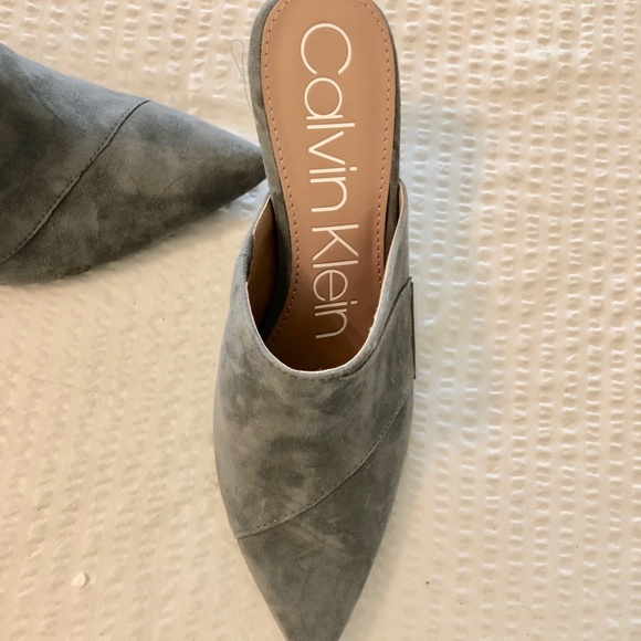 Calvin Klein, Silver Suede Mules, 3" heal. Size 7.5 fits like a 7, Never worn. - Picture 3 of 5